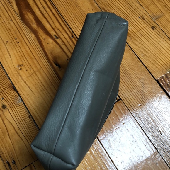 Jessie & Co Make-Up Accessory Bag Gray Leather - Picture 8 of 10